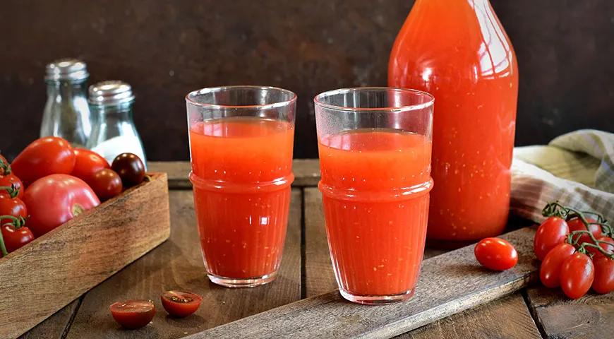 Tomatjuice för vintern hemma 