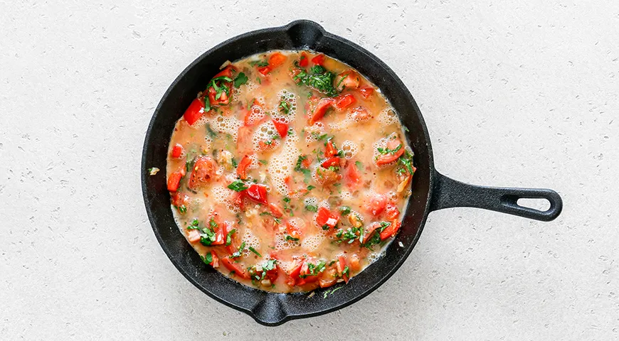 Turkisk Shakshuka (stekt ägg med tomater), klassiskt recept