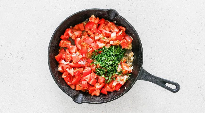 Turkisk Shakshuka (stekt ägg med tomater), klassiskt recept