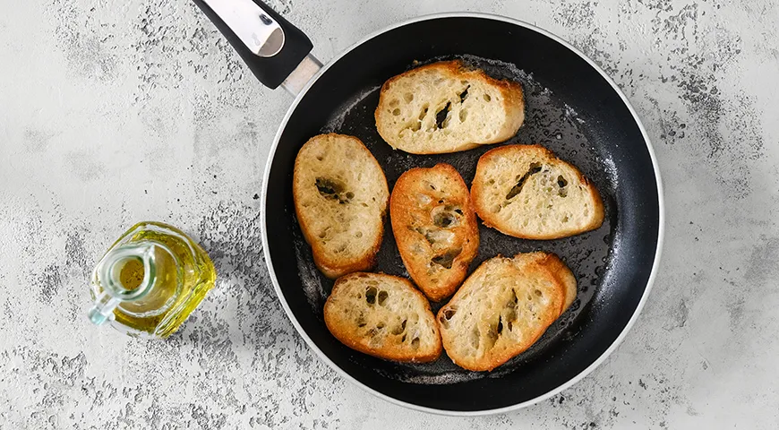 Camembert med tomater i ugnen med baguette